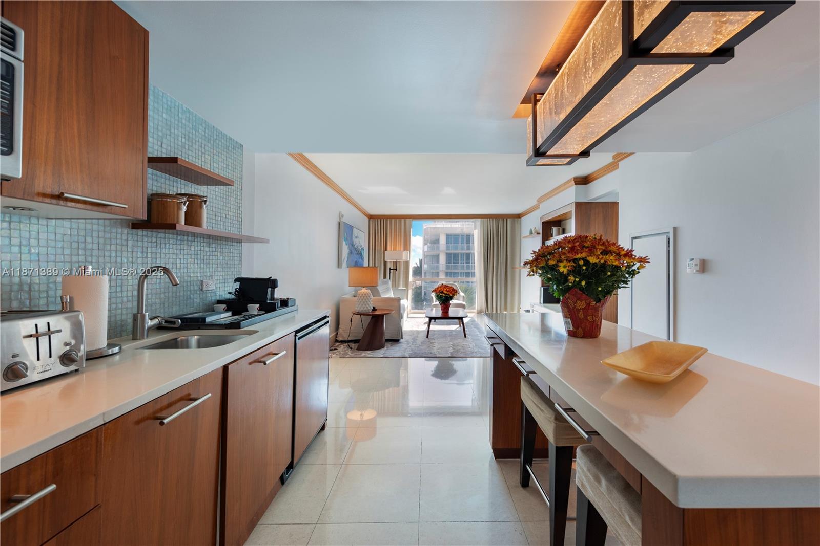 6801 Collins Ave Unit: 418 (deed 407)