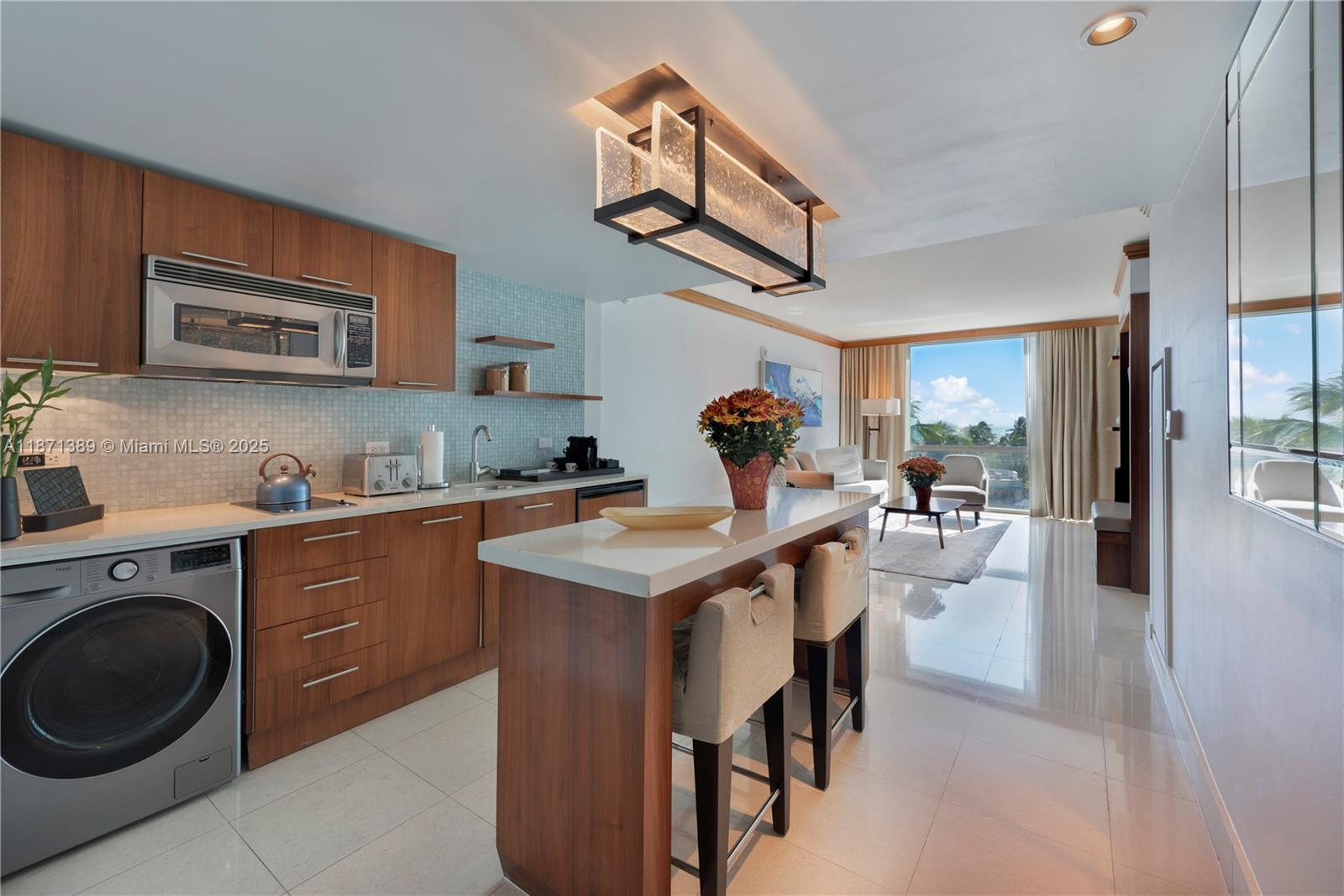 6801 Collins Ave Unit: 418 (deed 407)