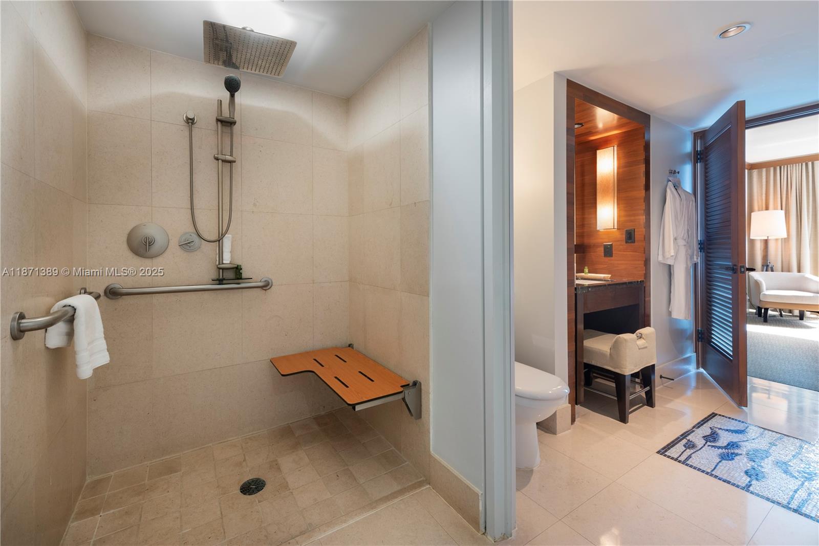 6801 Collins Ave Unit: 418 (deed 407)