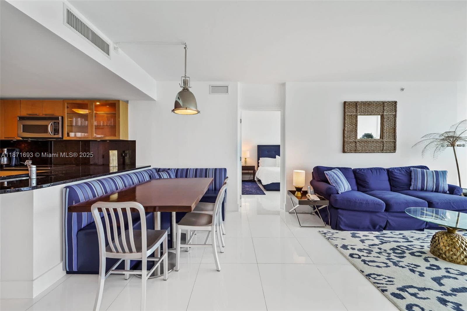 6801 Collins Ave Unit: 1204/1217