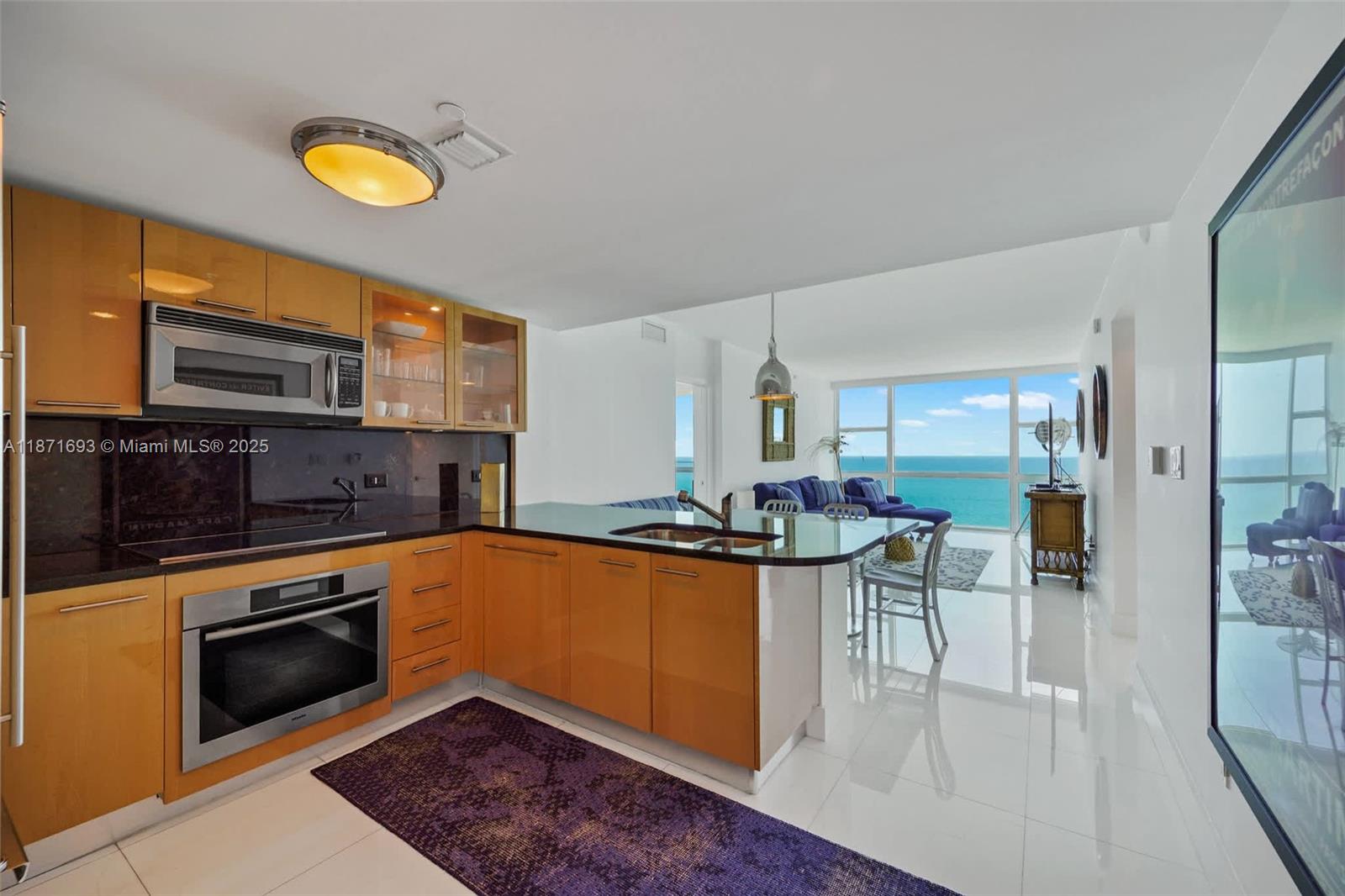 6801 Collins Ave Unit: 1204/1217