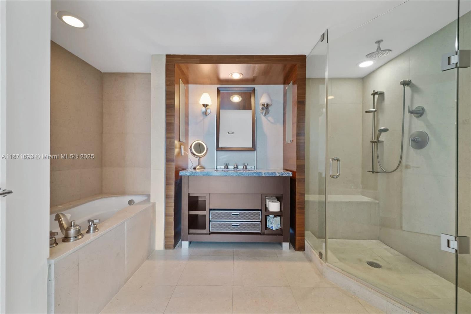 6801 Collins Ave Unit: 1204/1217