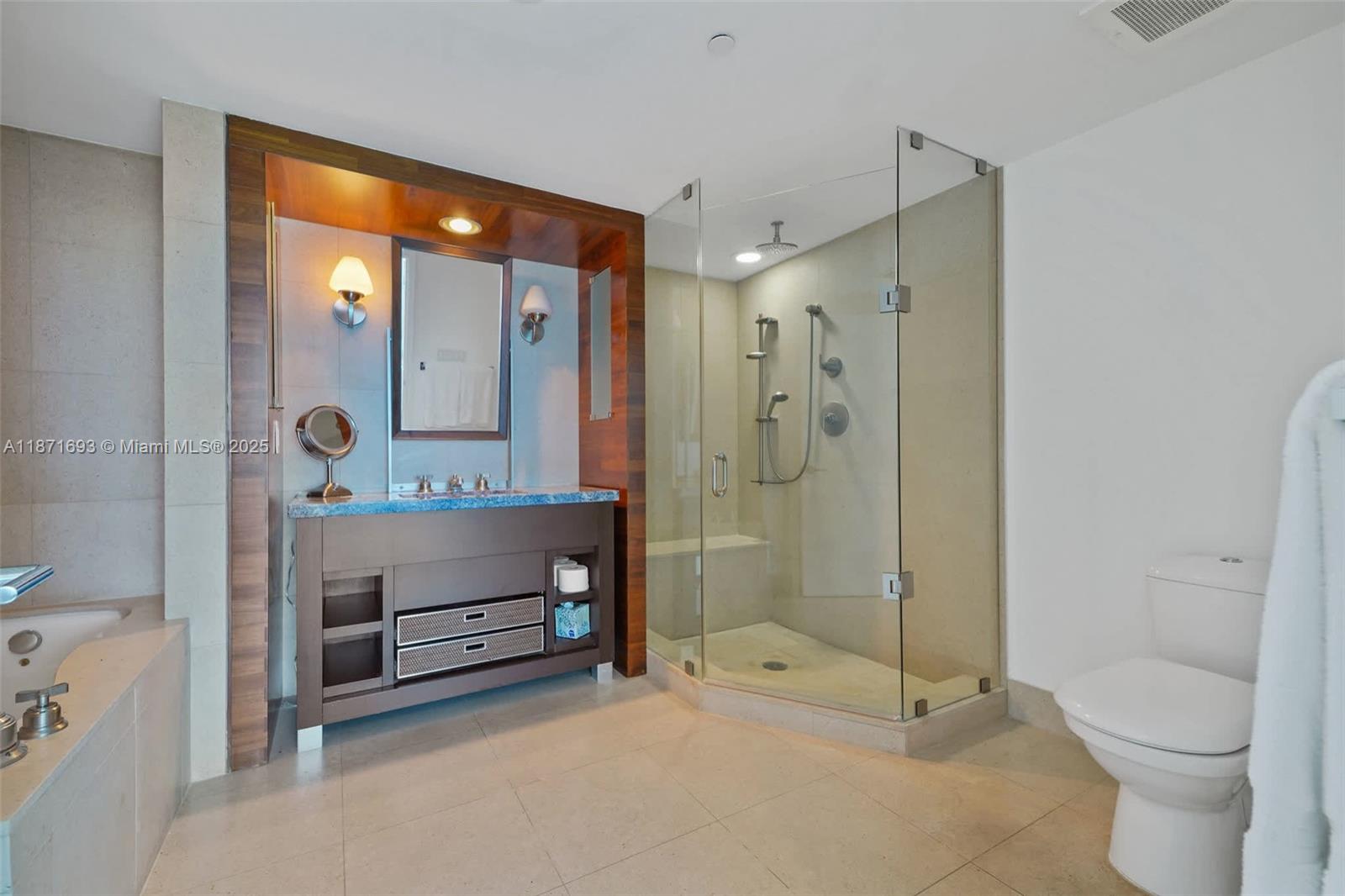 6801 Collins Ave Unit: 1204/1217