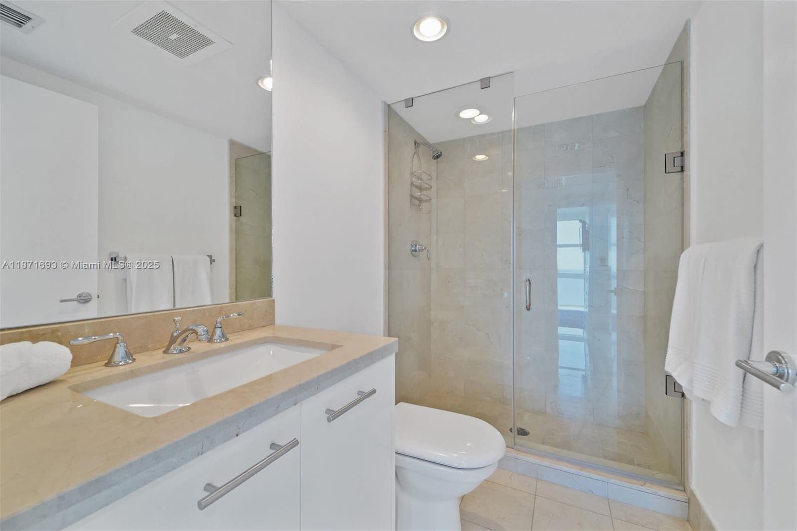 6801 Collins Ave Unit: 1204/1217