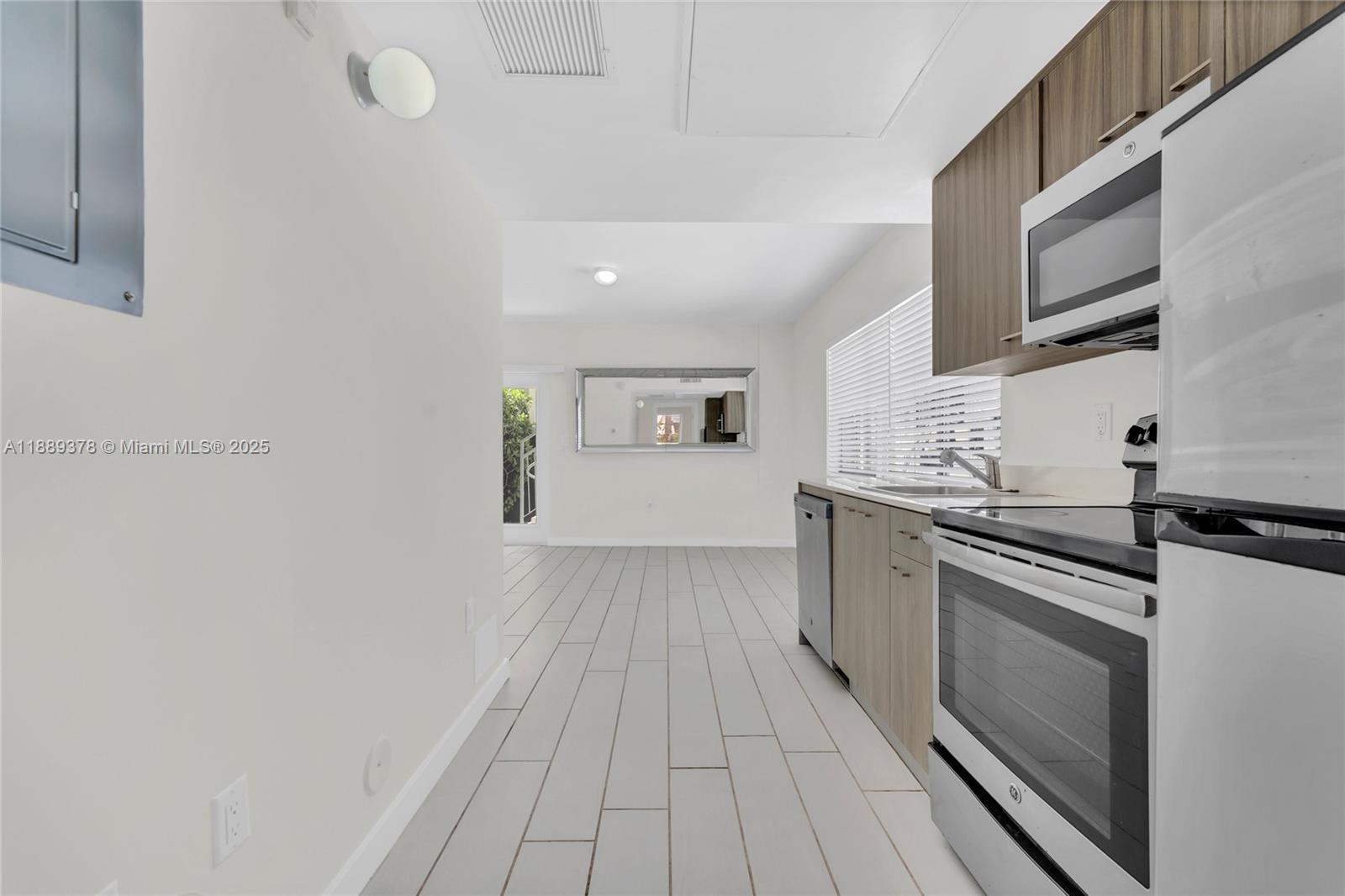 740 Meridian Ave # 18