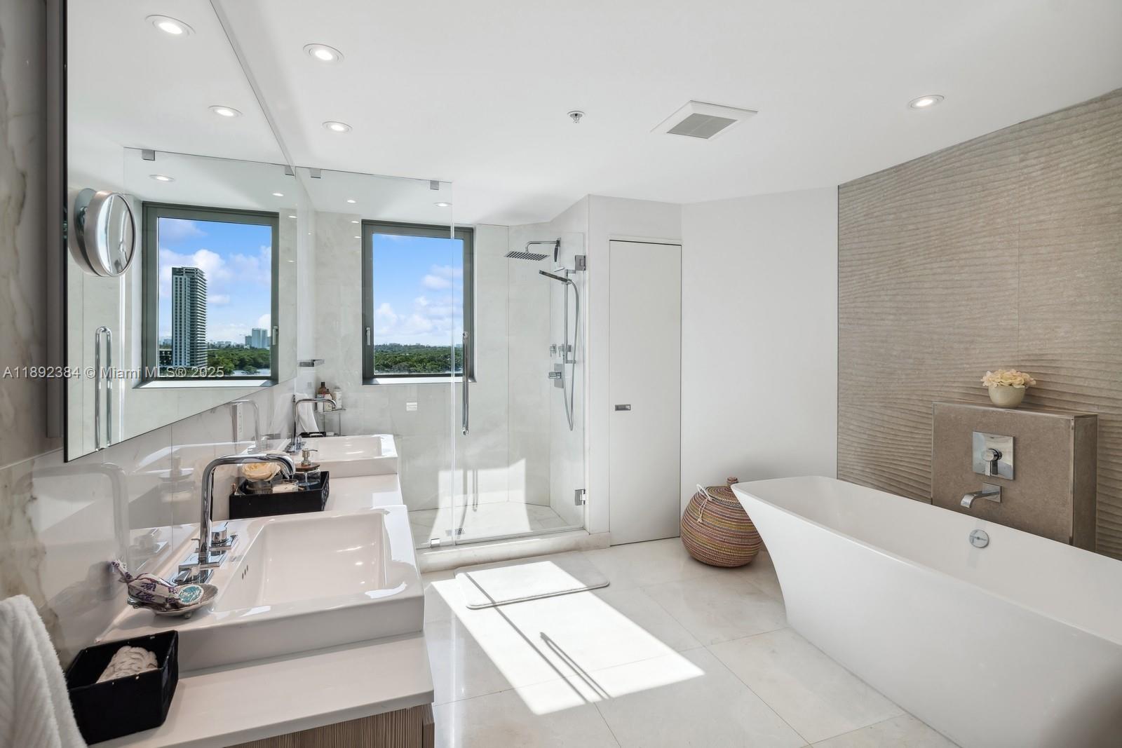 17111 Biscayne Blvd # 1004