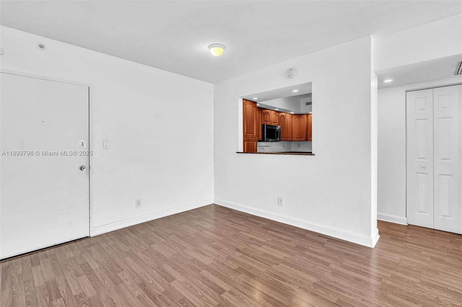 5600 Collins Ave # 10J