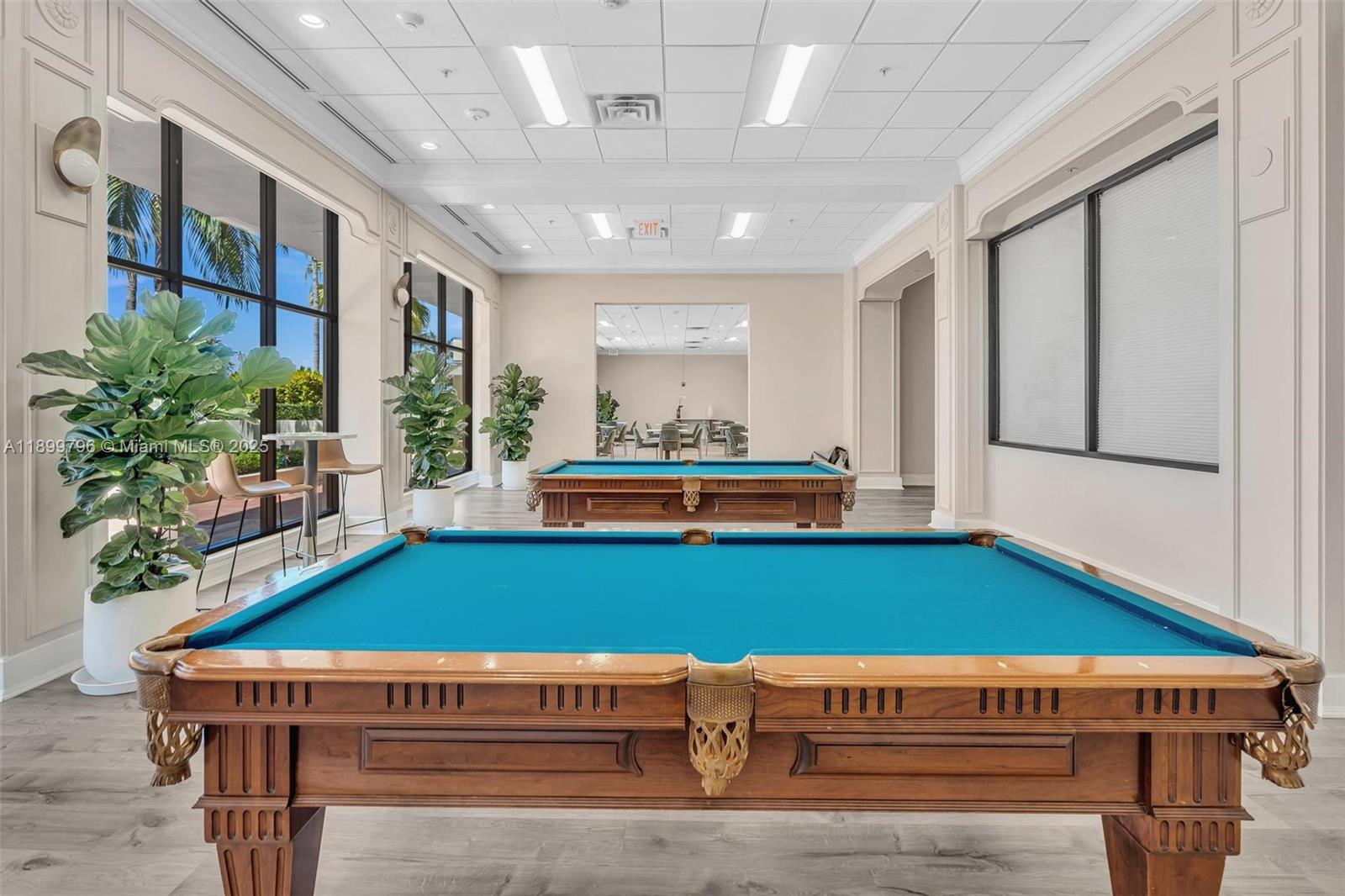 5600 Collins Ave # 10J