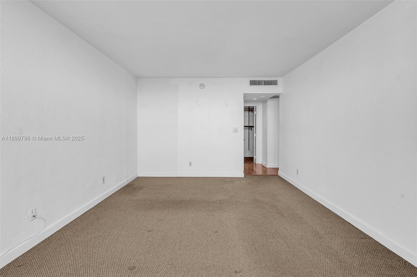 5600 Collins Ave # 10J