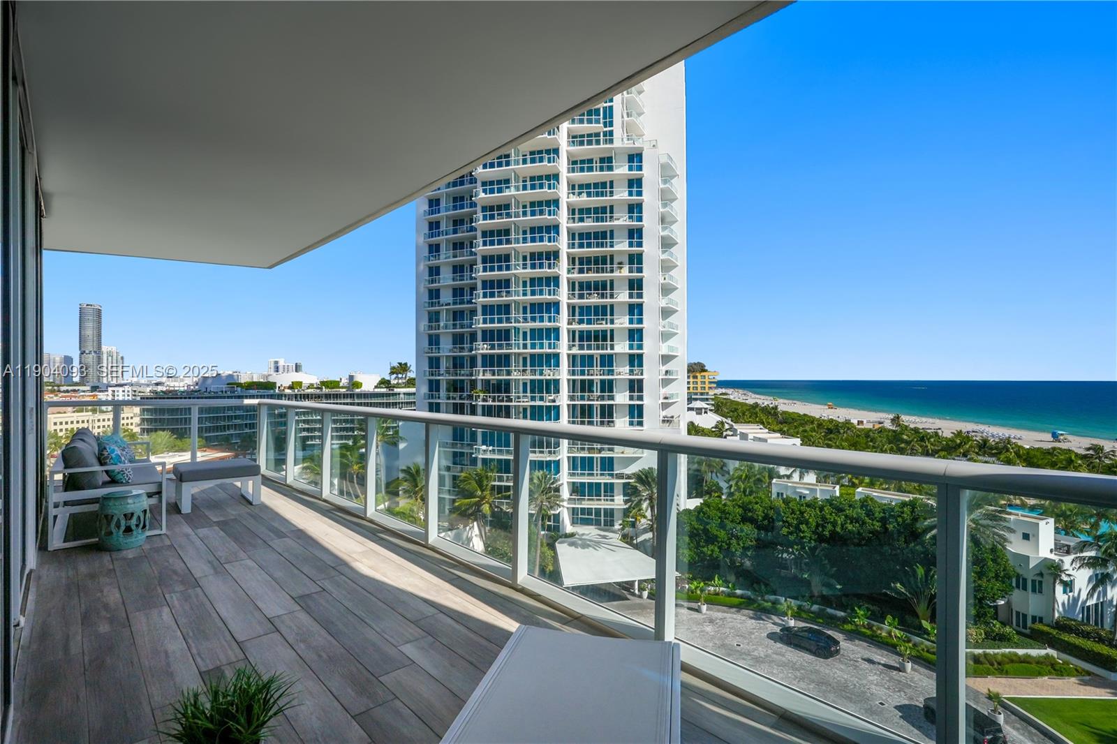 100 S Pointe Dr # 909