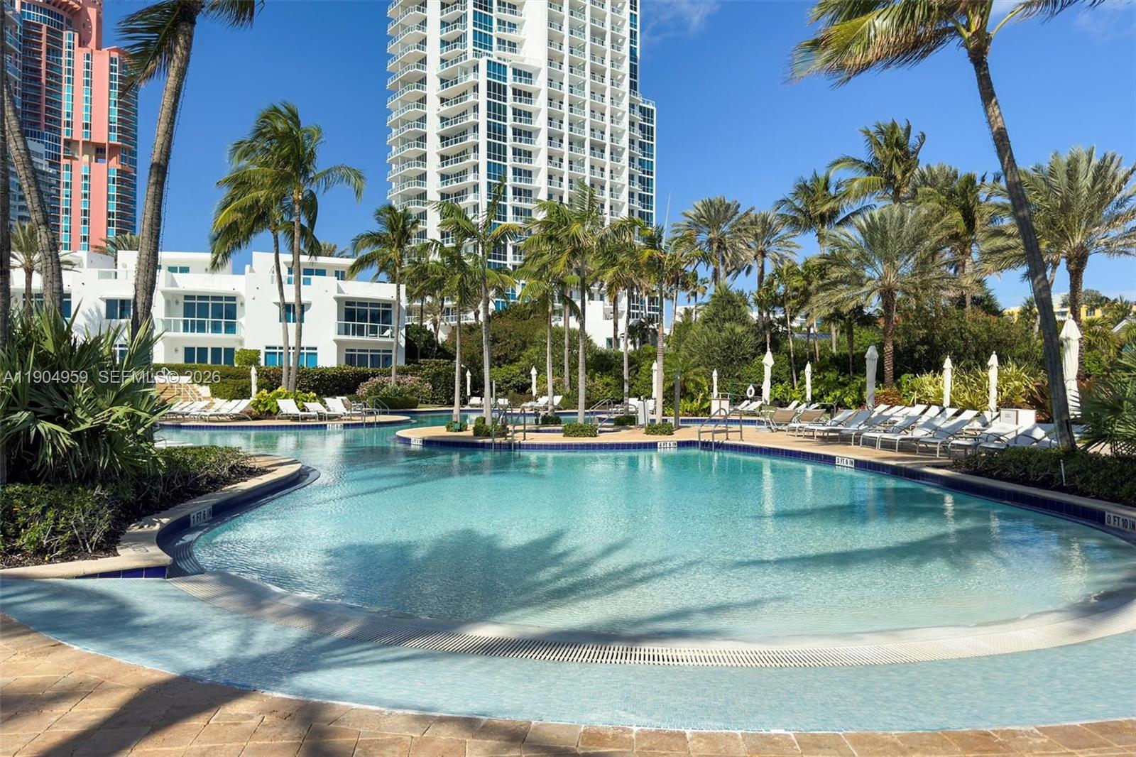100 S Pointe Dr # 3203