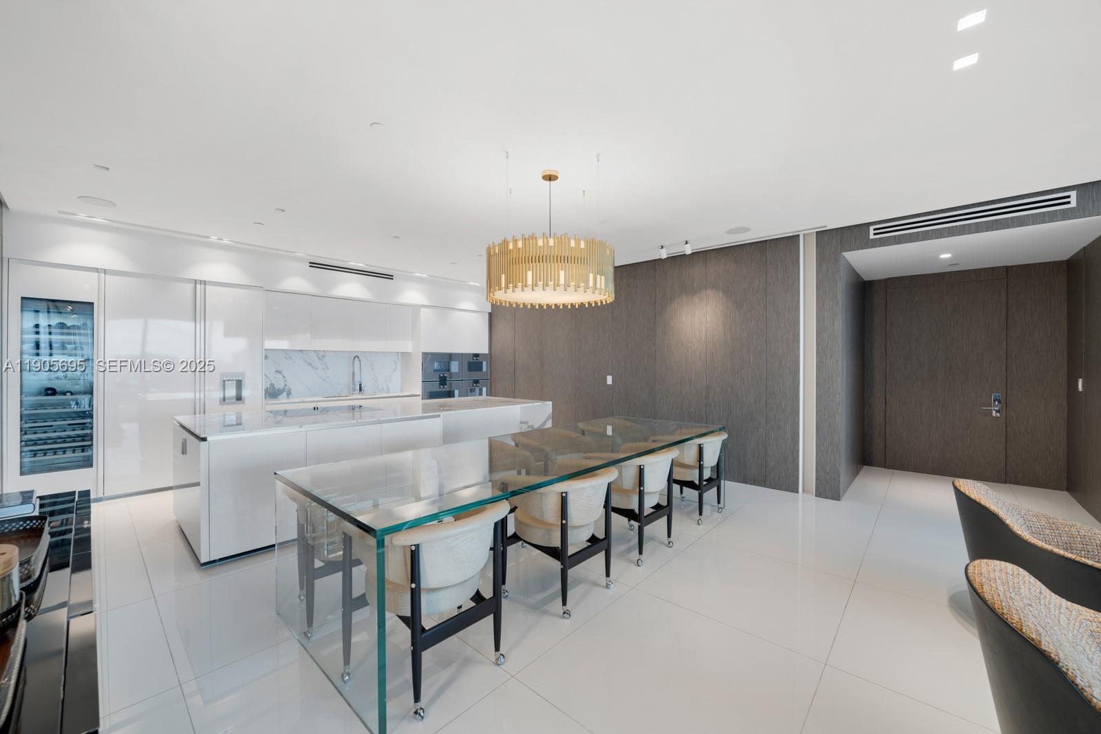 10201 Collins Ave # 807