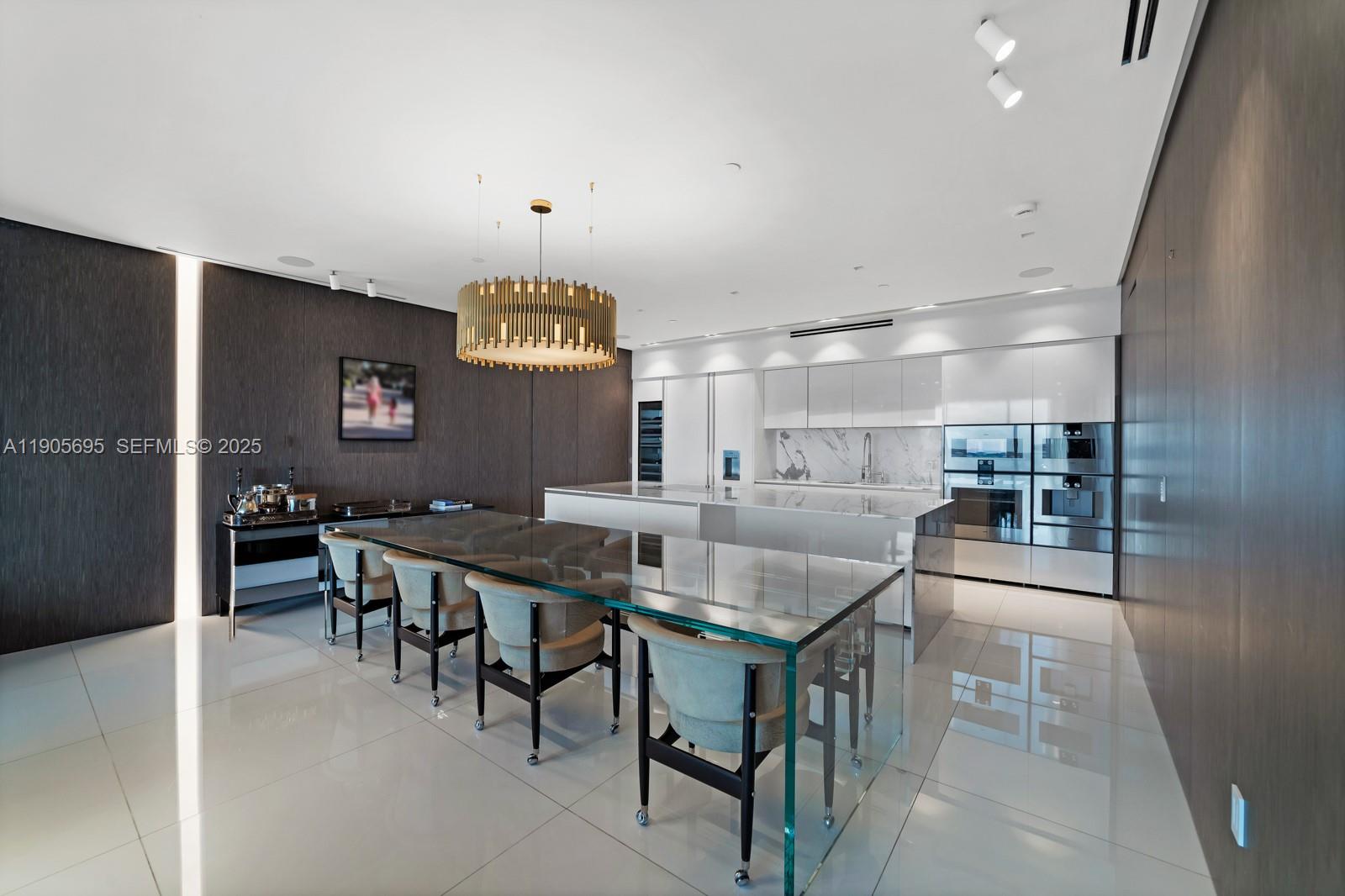 10201 Collins Ave # 807