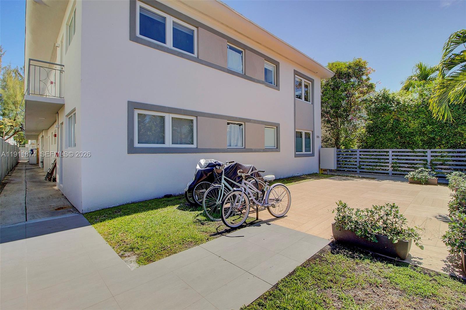 1035 Euclid Ave # 25