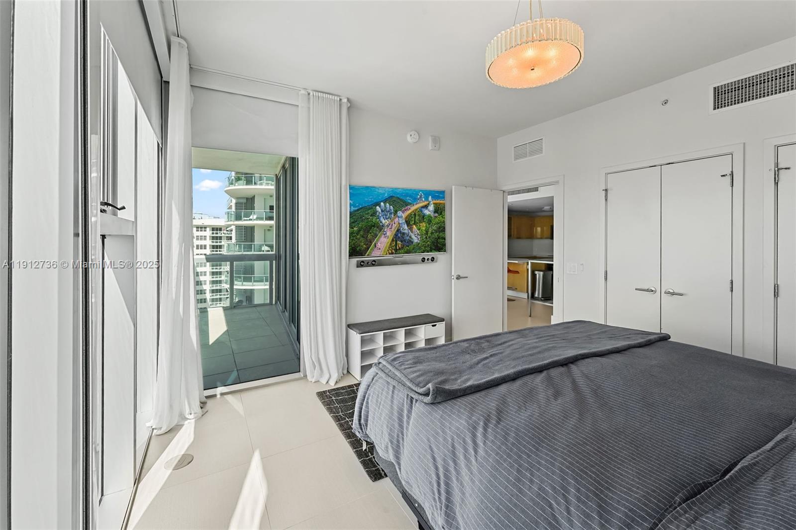 6899 Collins Ave # 1204