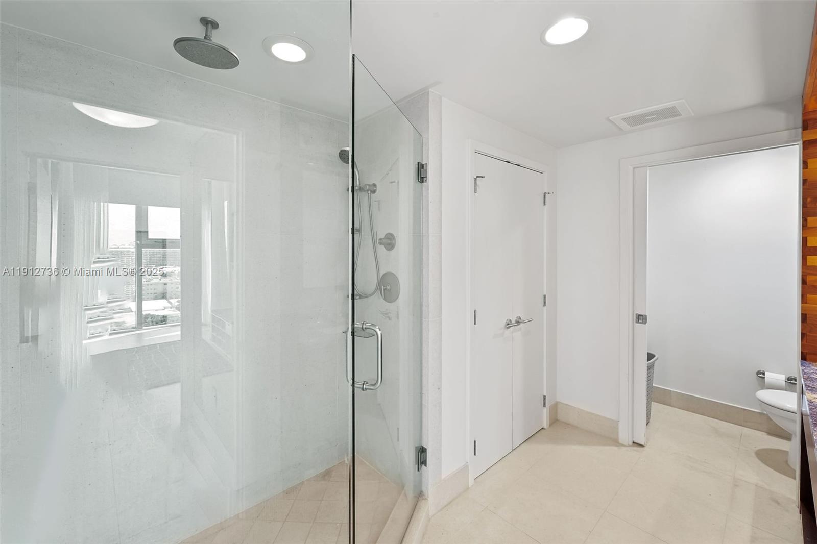 6899 Collins Ave # 1204
