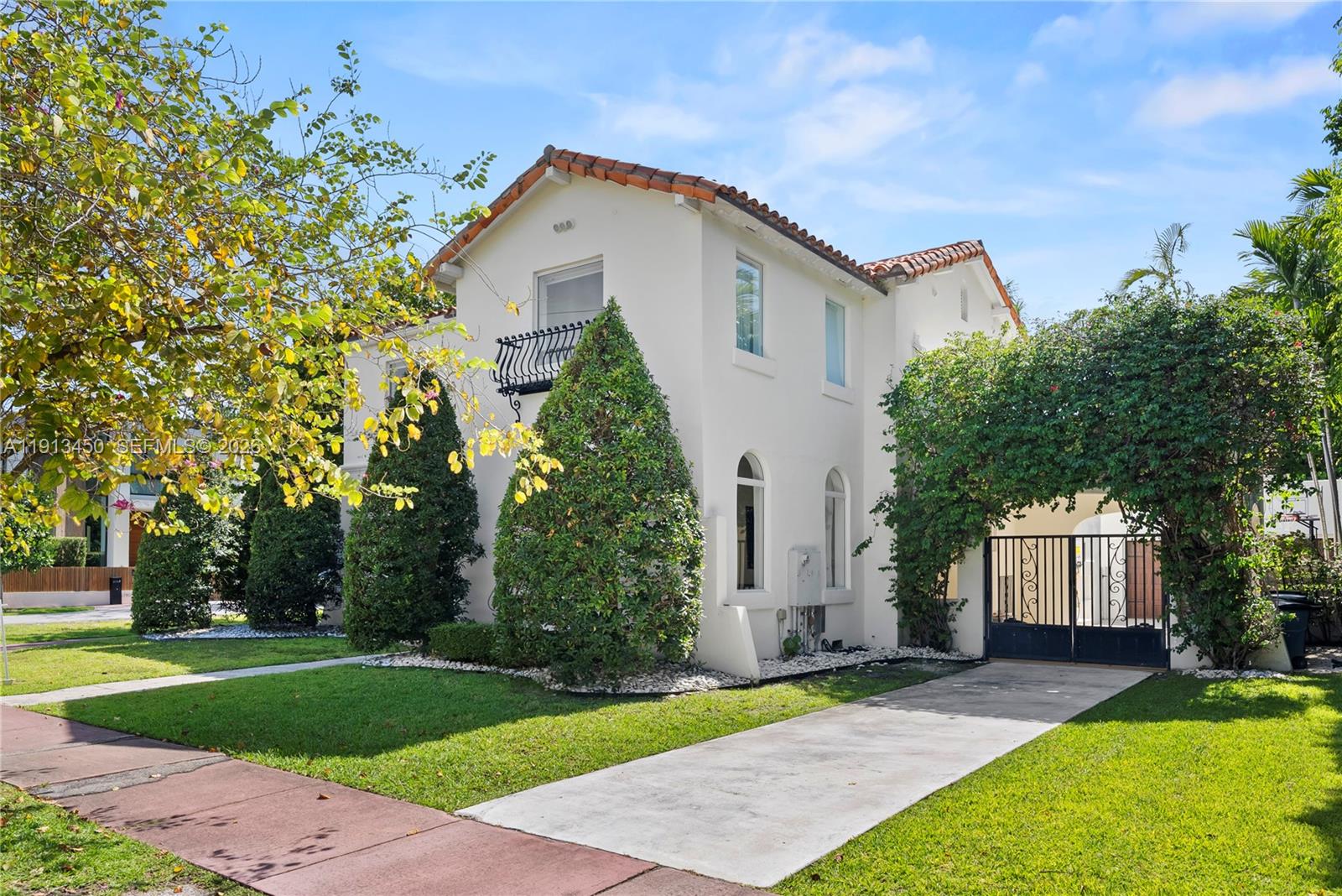5800 La Gorce Dr