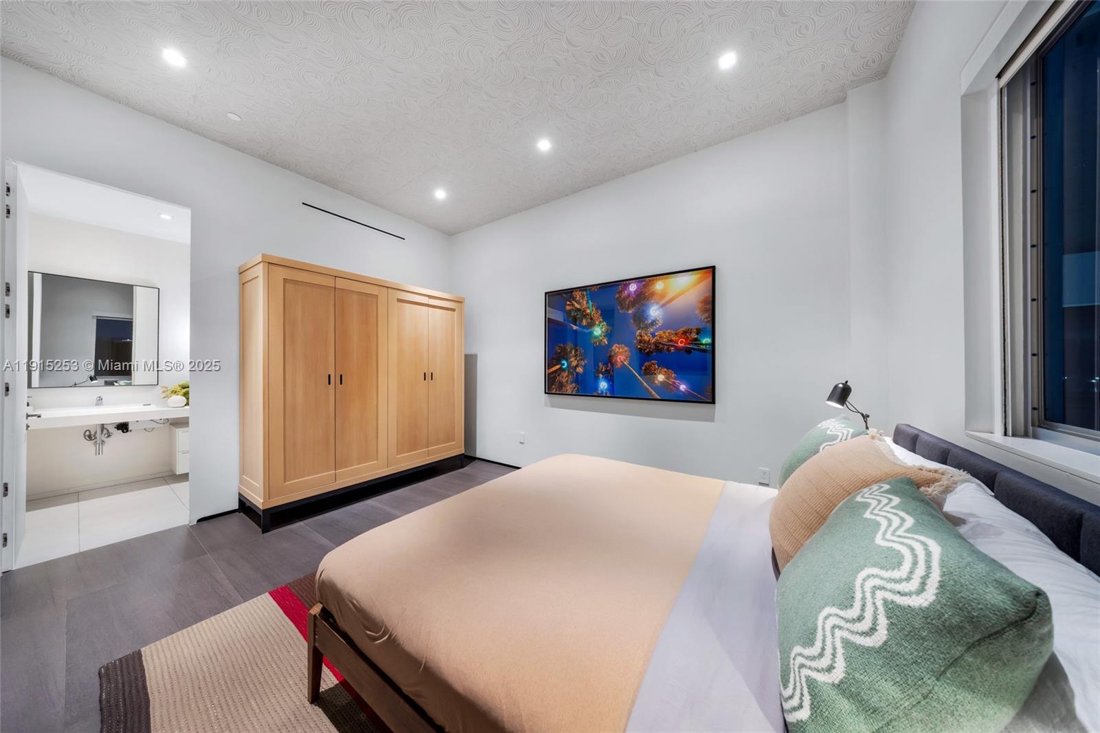 250 NW 24th St Unit: PHA