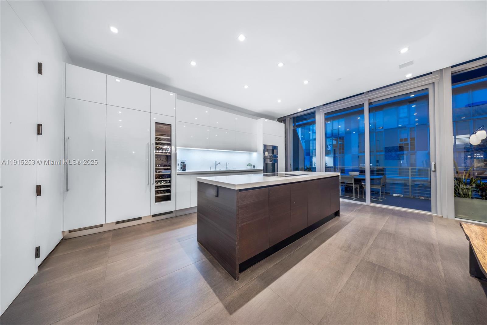 250 NW 24th St Unit: PHA