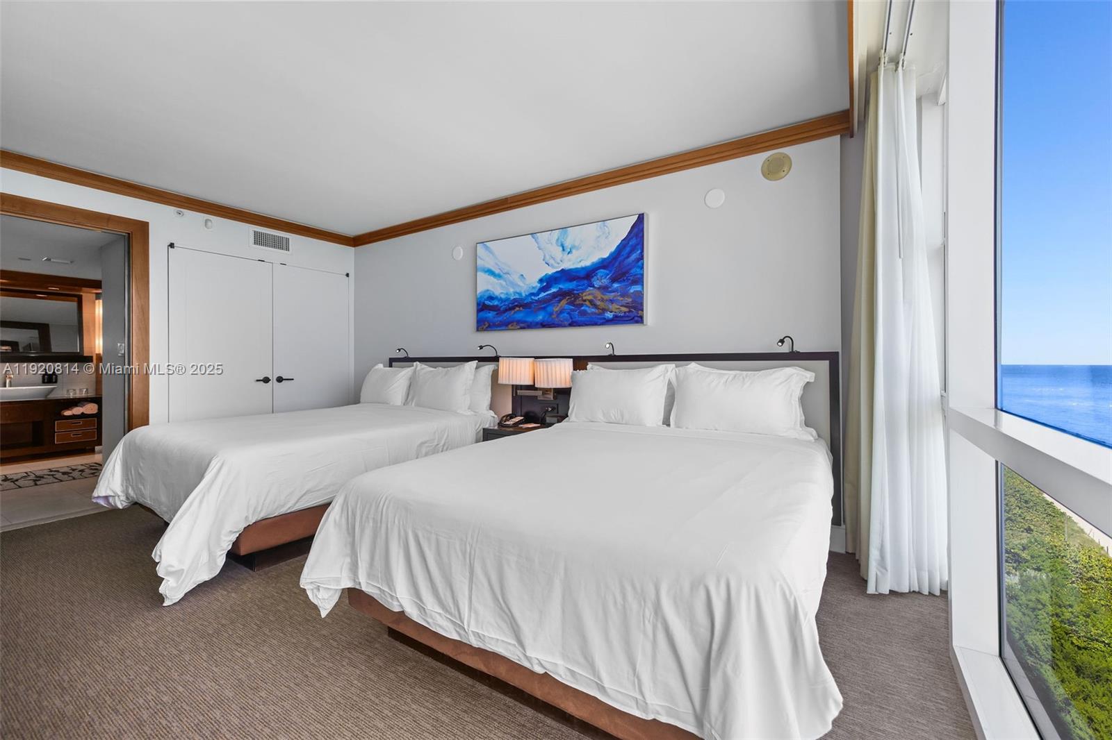 6801 Collins Ave Unit: 822(Door#) 805 (Legal#)