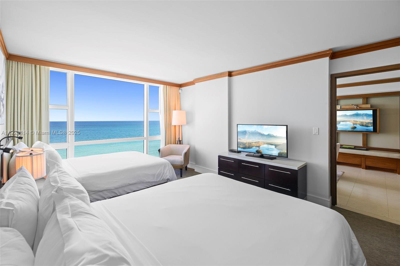 6801 Collins Ave Unit: 822(Door#) 805 (Legal#)