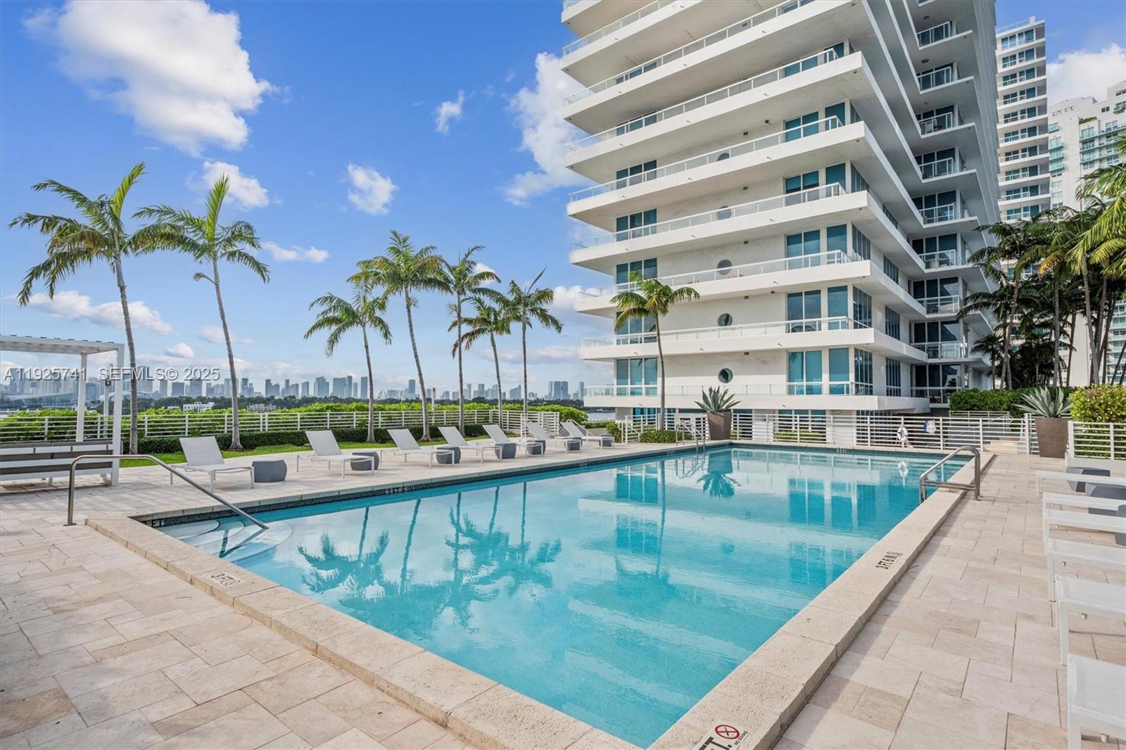 520 West Ave # 1701