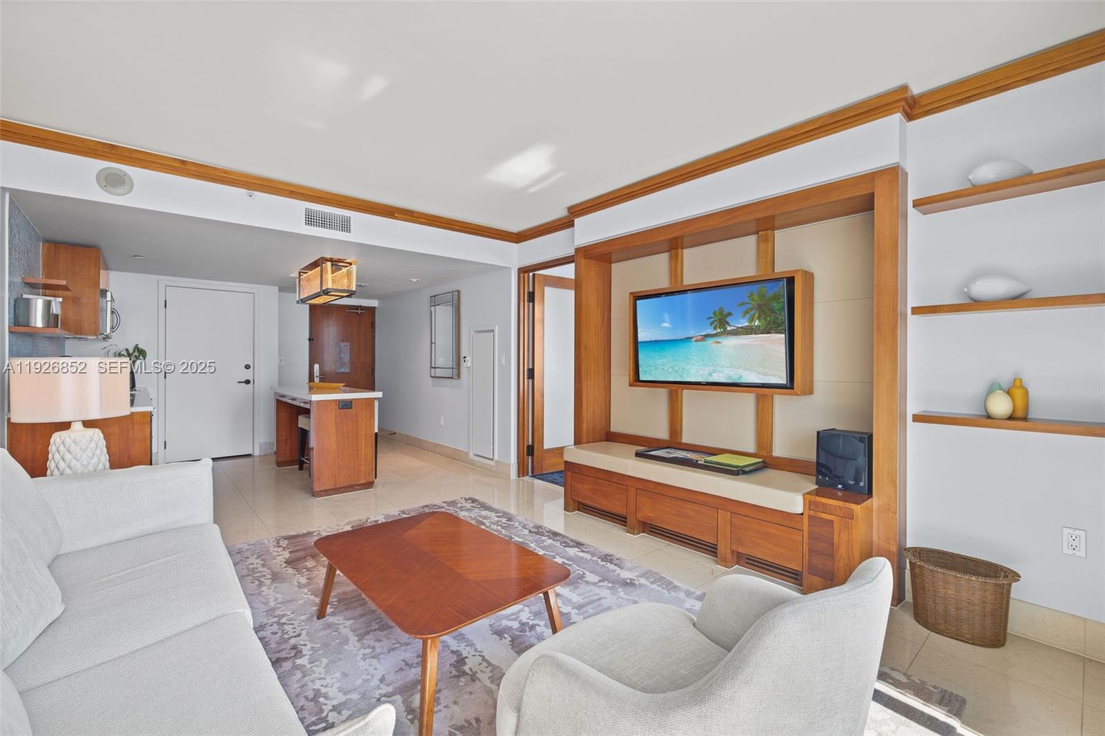 6801 Collins Ave Unit: 614 (legal 609)