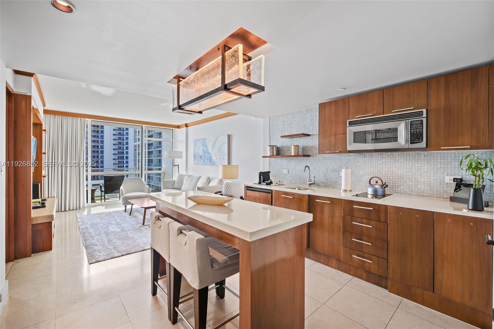 6801 Collins Ave Unit: 614 (legal 609)