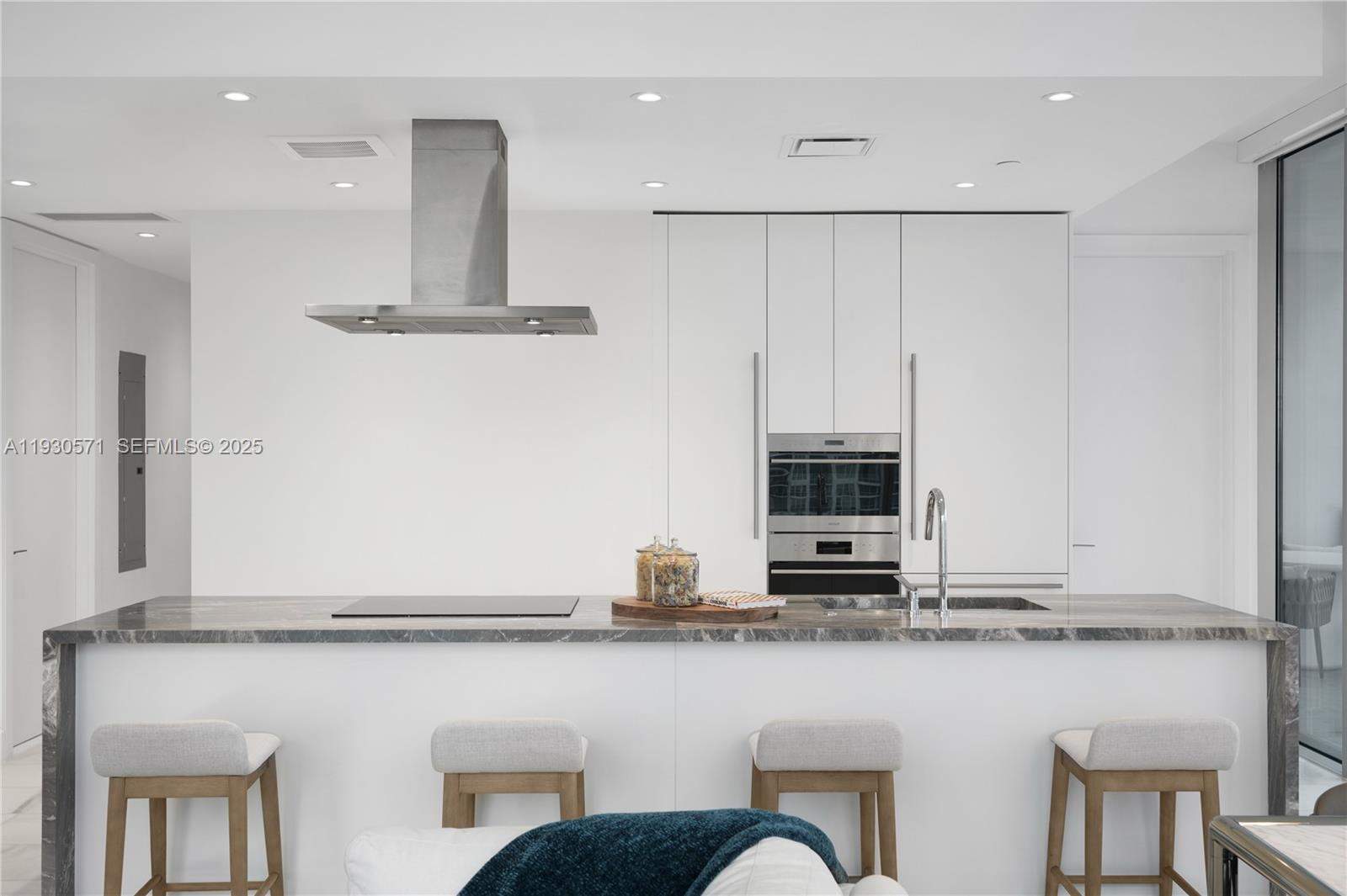 700 NE 26th Terrace # 1006