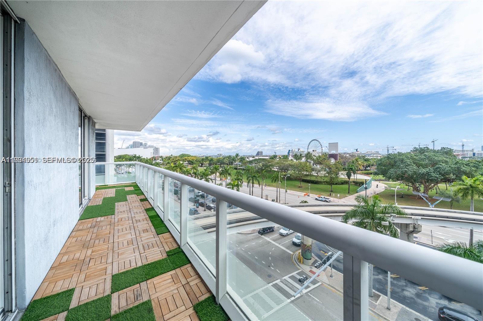 50 Biscayne Blvd # 602