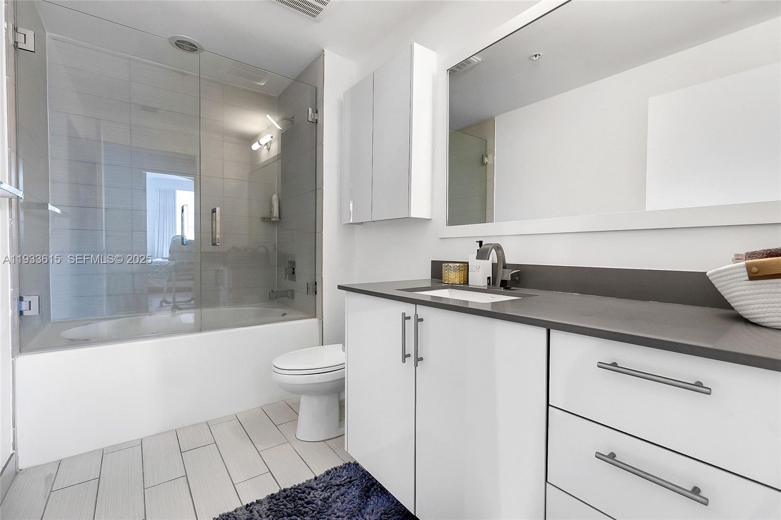 999 SW 1st Ave # 1505