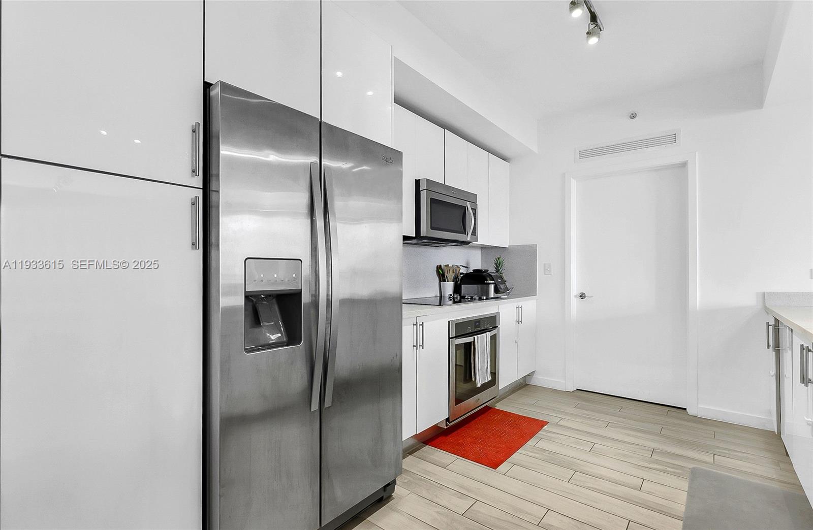999 SW 1st Ave # 1505