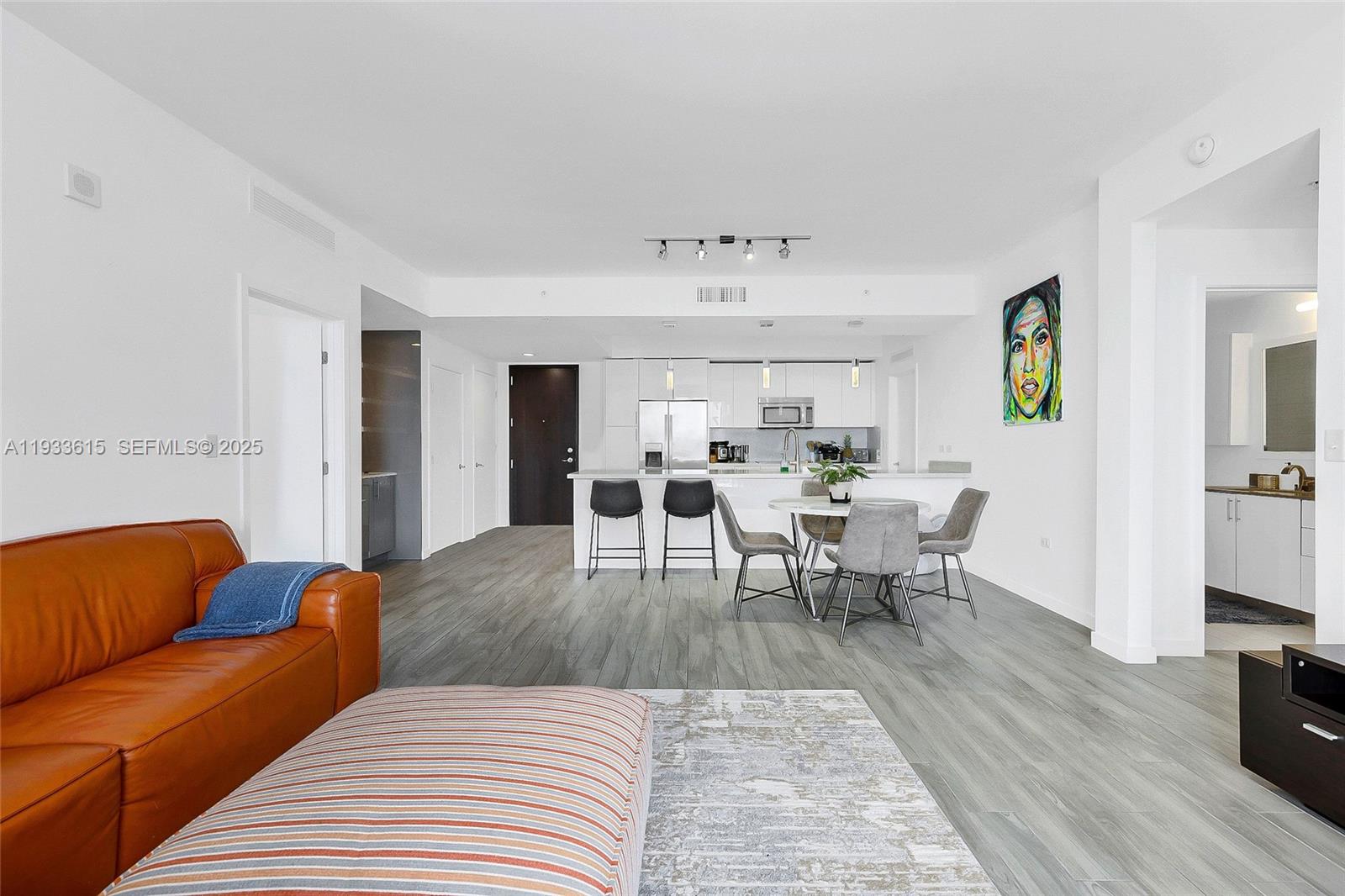 999 SW 1st Ave # 1505
