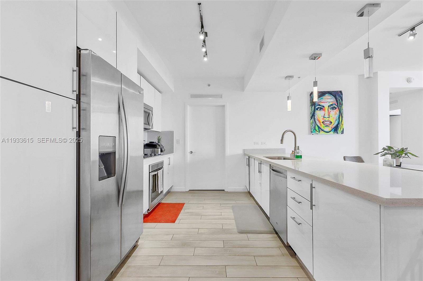 999 SW 1st Ave # 1505