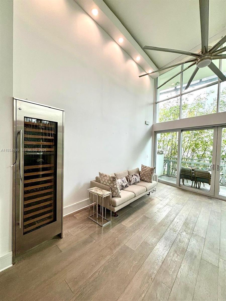 221 Jefferson Ave # 4
