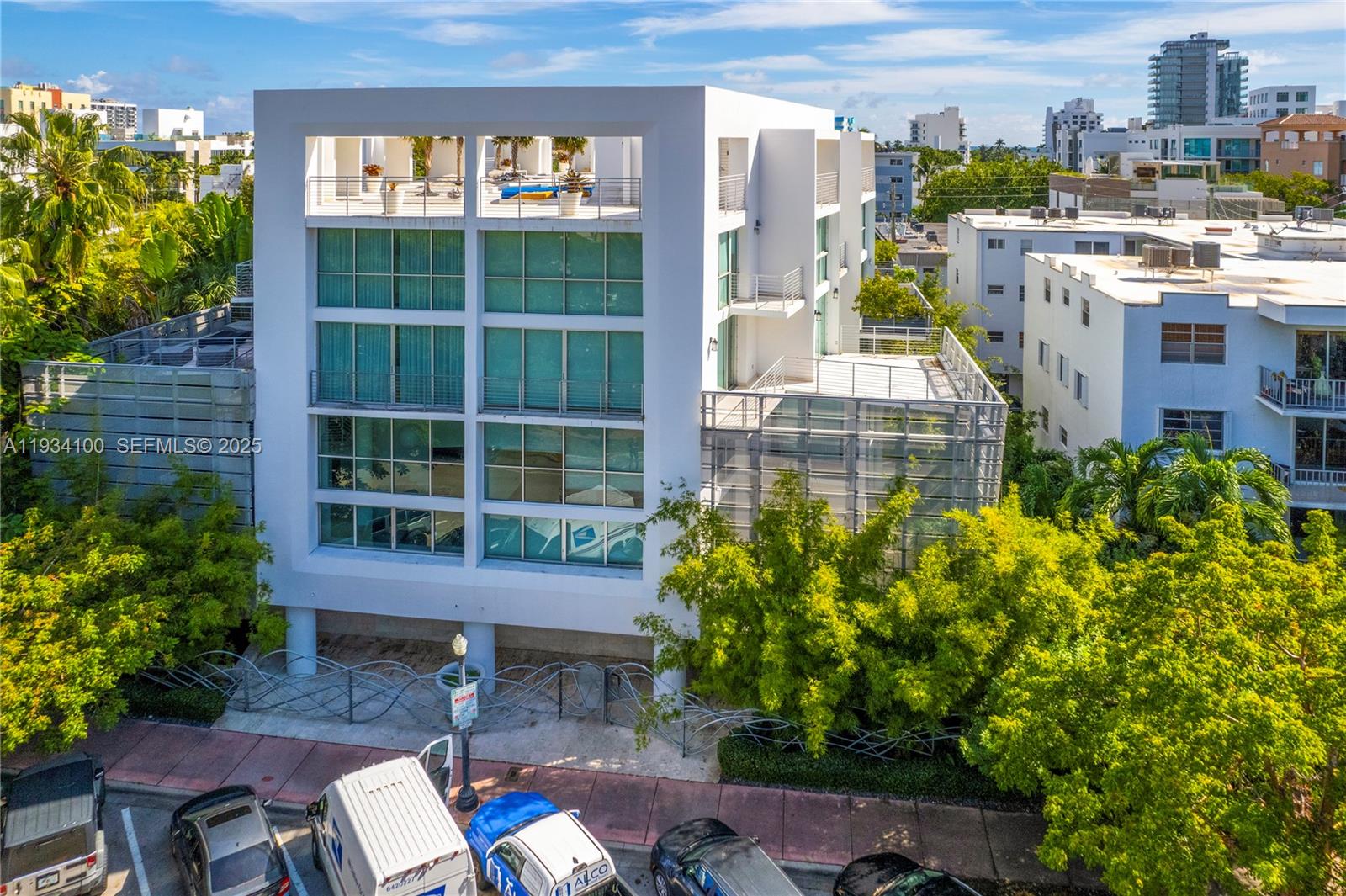 221 Jefferson Ave # 4