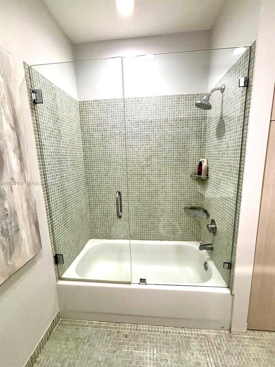 221 Jefferson Ave # 4