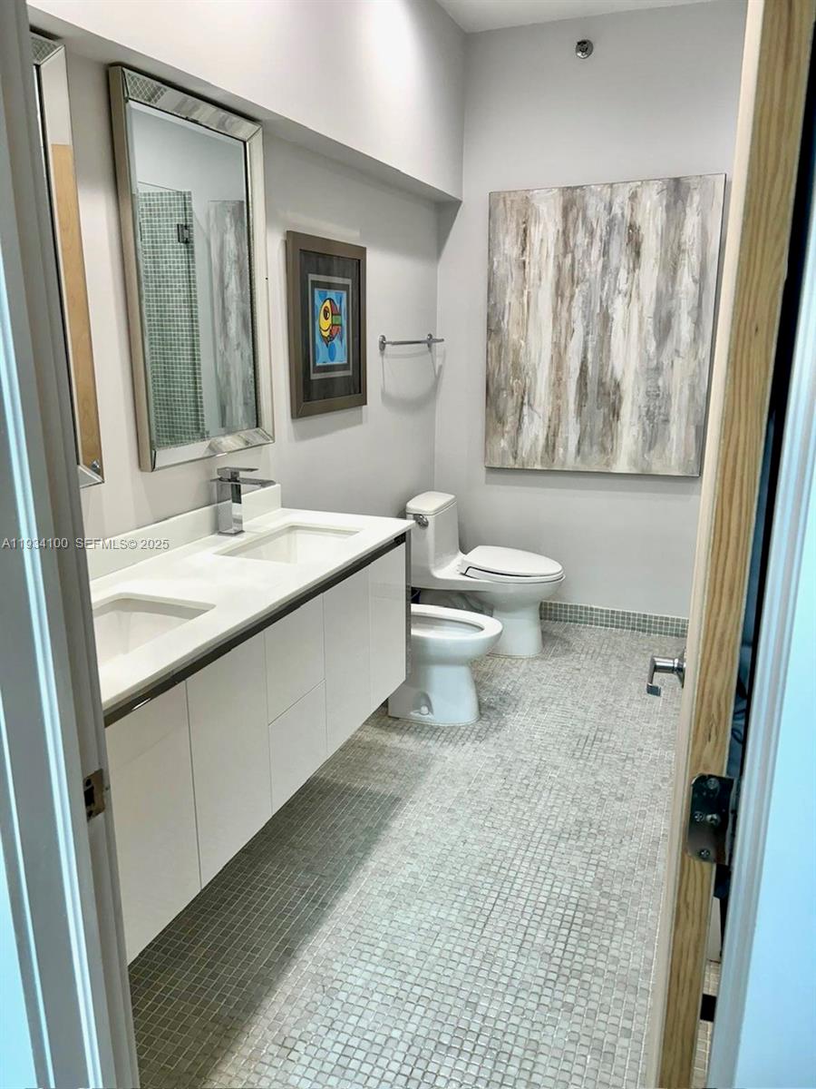 221 Jefferson Ave # 4