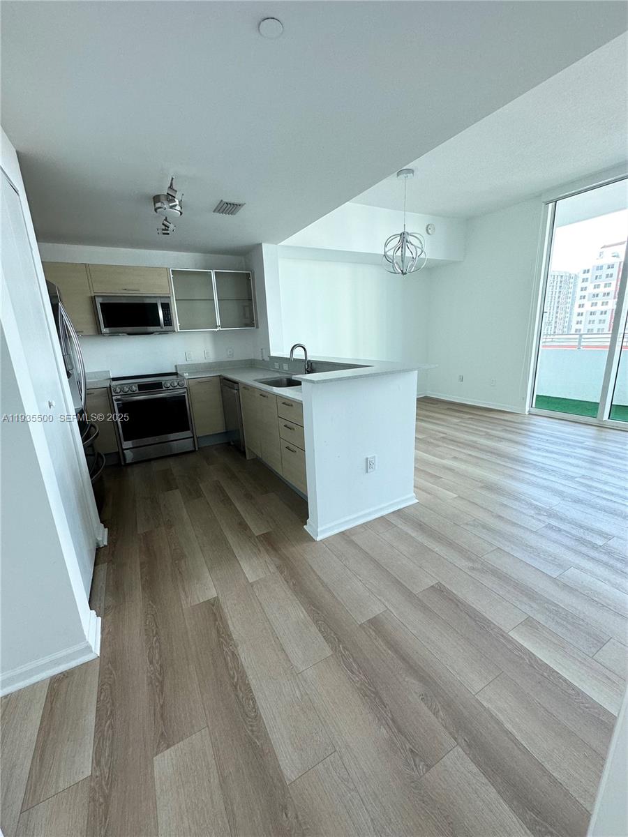 350 NE 24th St # 712