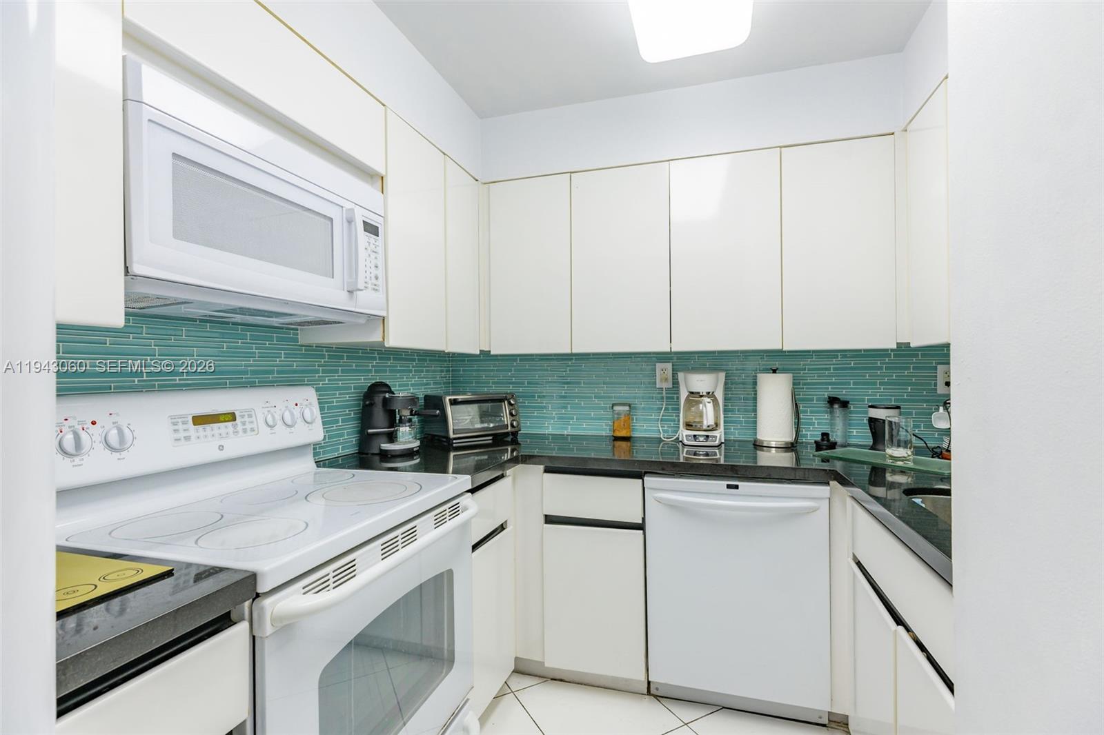 6767 Collins Ave # 1905
