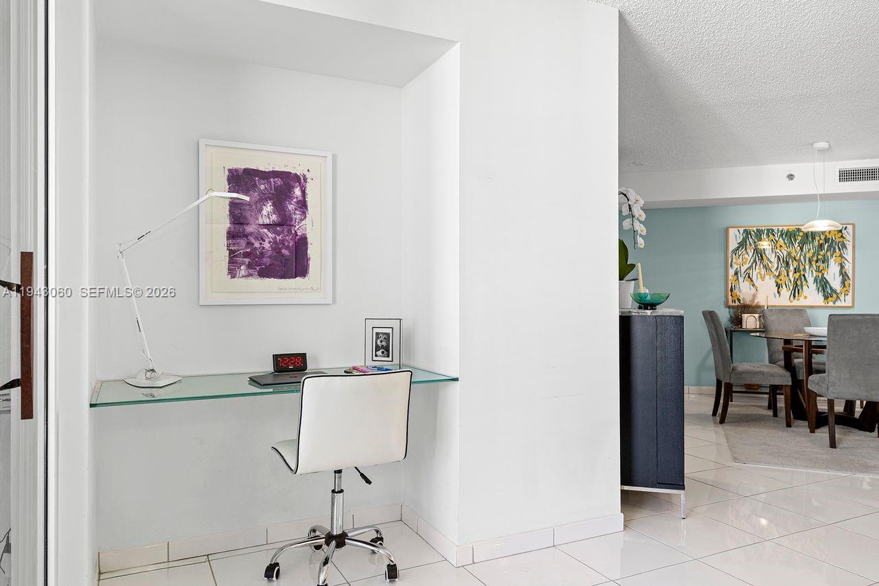 6767 Collins Ave # 1905