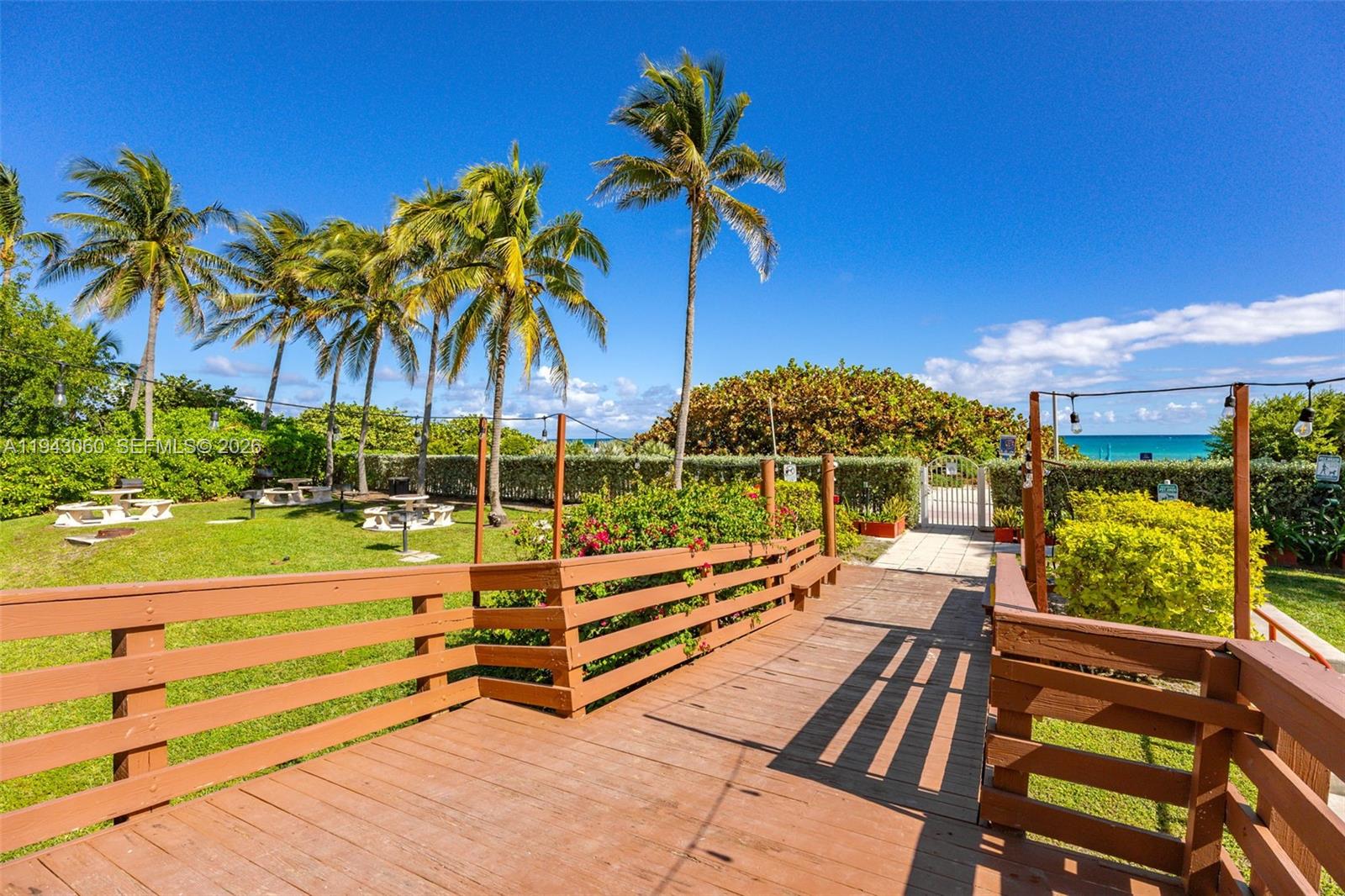 6767 Collins Ave # 1905