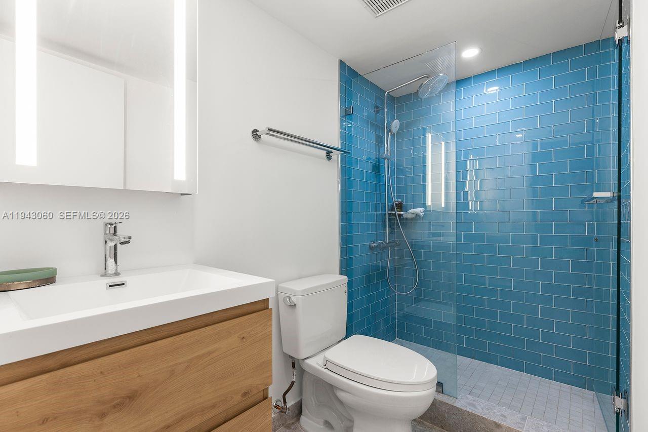 6767 Collins Ave # 1905