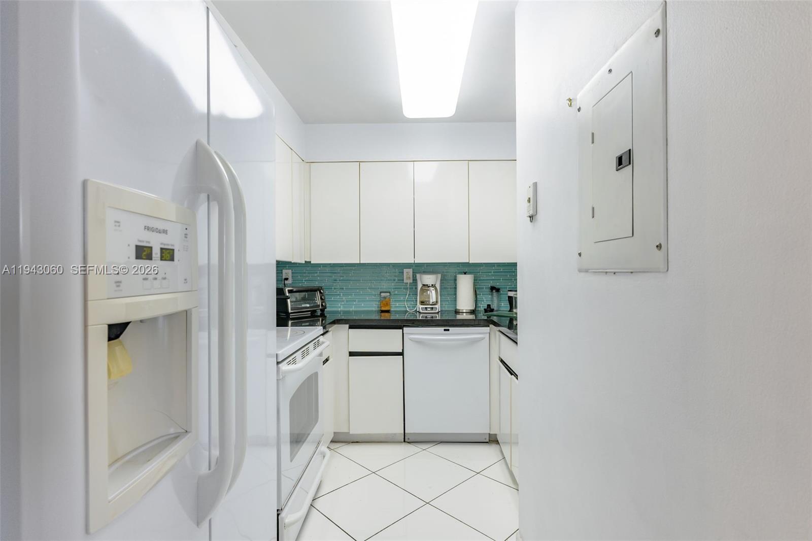 6767 Collins Ave # 1905
