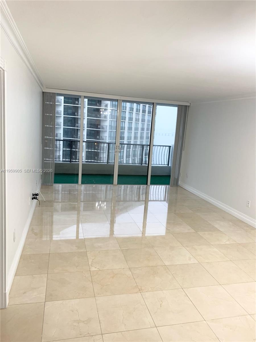 555 NE 15th St # 26G
