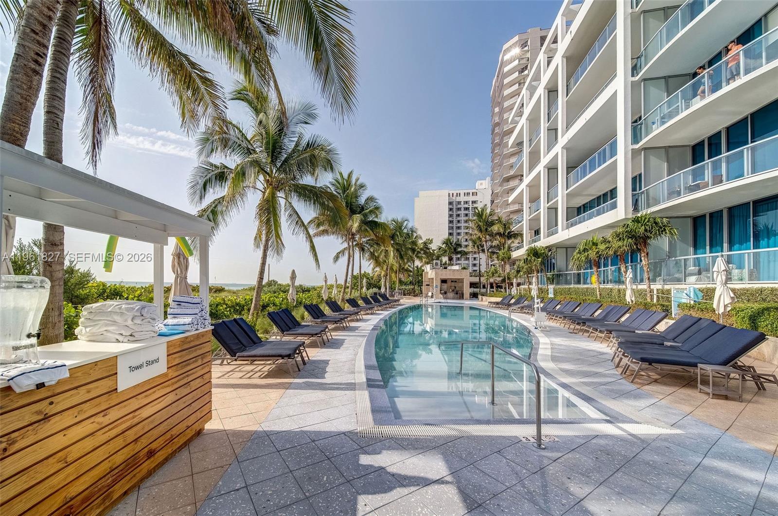 6801 Collins Ave Unit: 1110 (Door 1106)