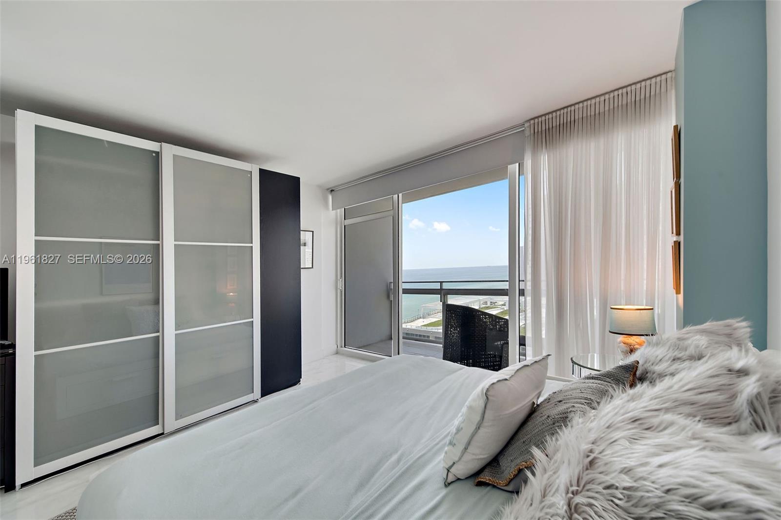6801 Collins Ave Unit: 1110 (Door 1106)