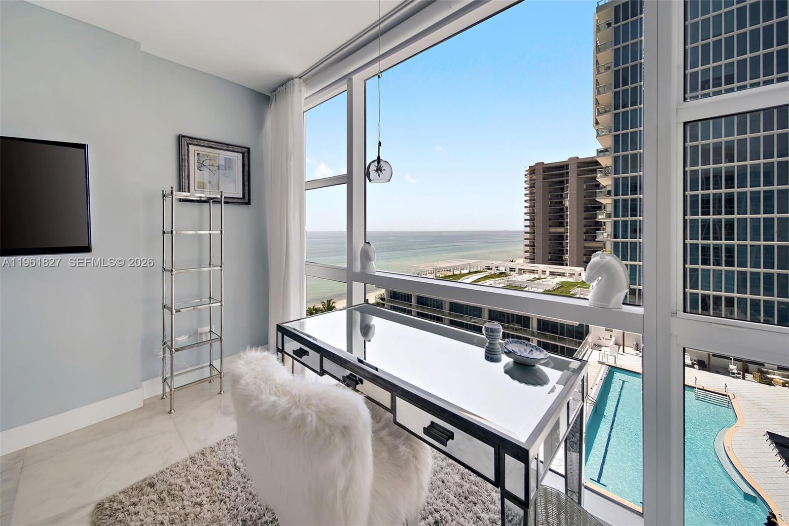 6801 Collins Ave Unit: 1110 (Door 1106)