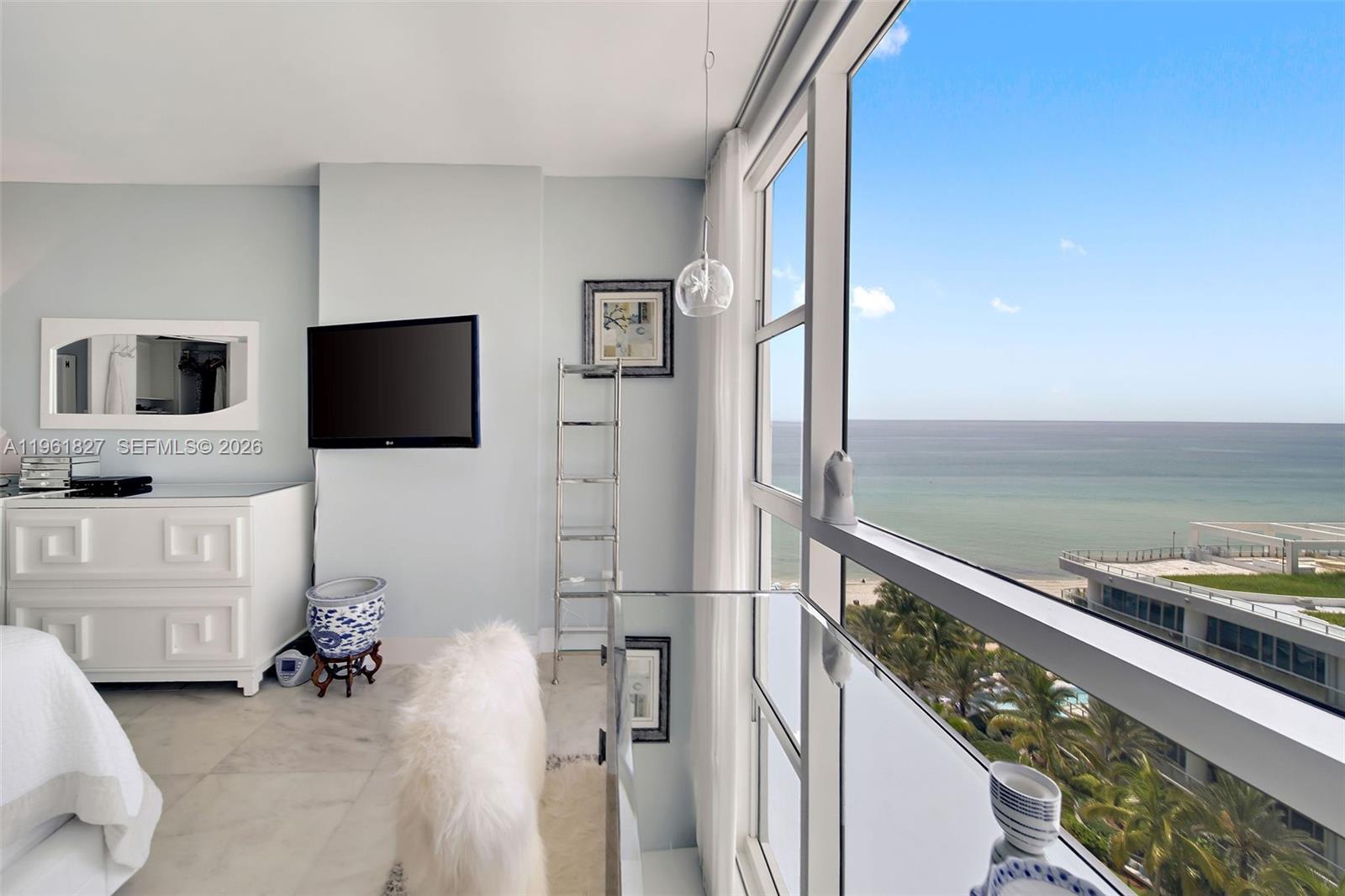 6801 Collins Ave Unit: 1110 (Door 1106)