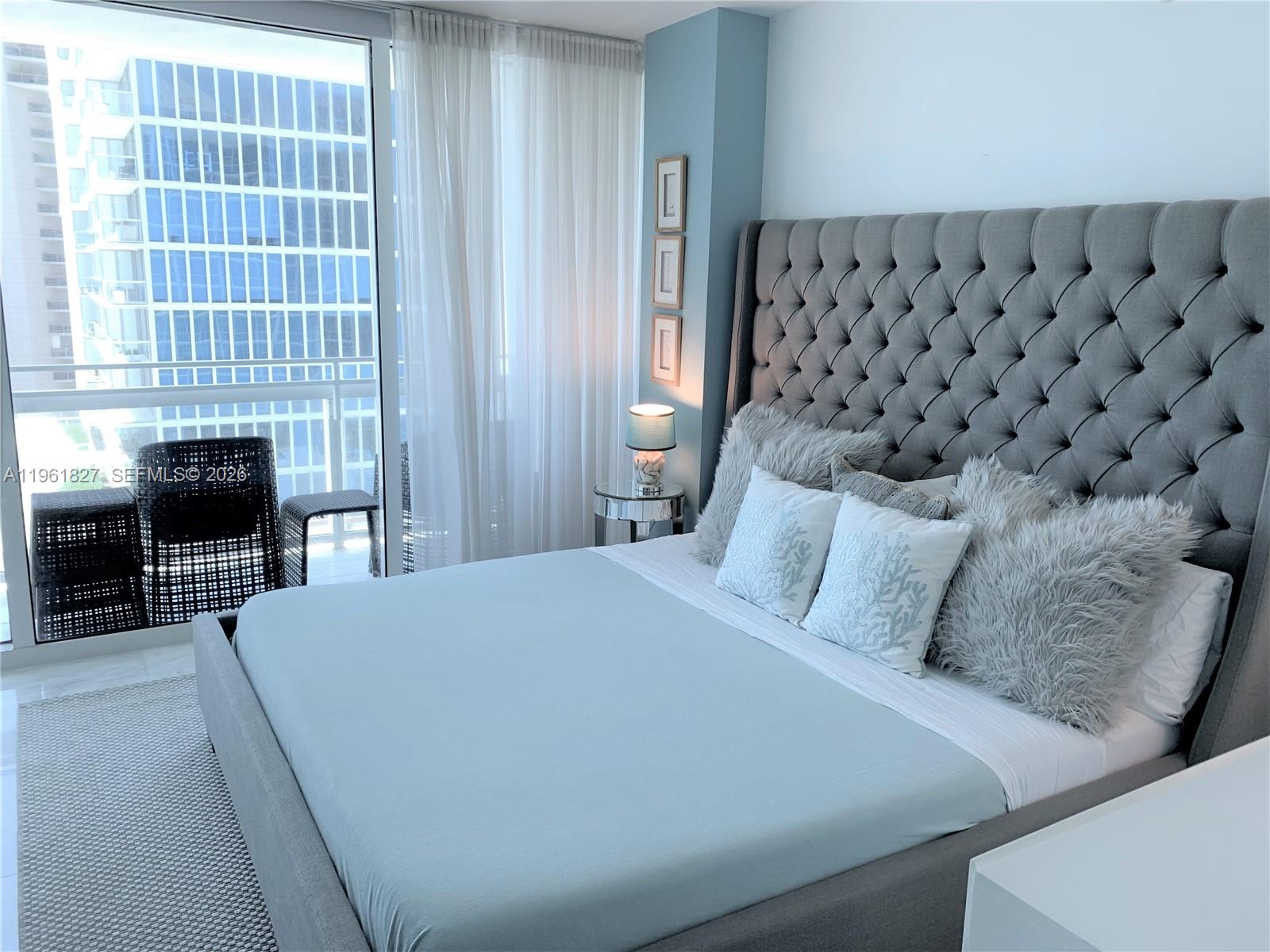 6801 Collins Ave Unit: 1110 (Door 1106)